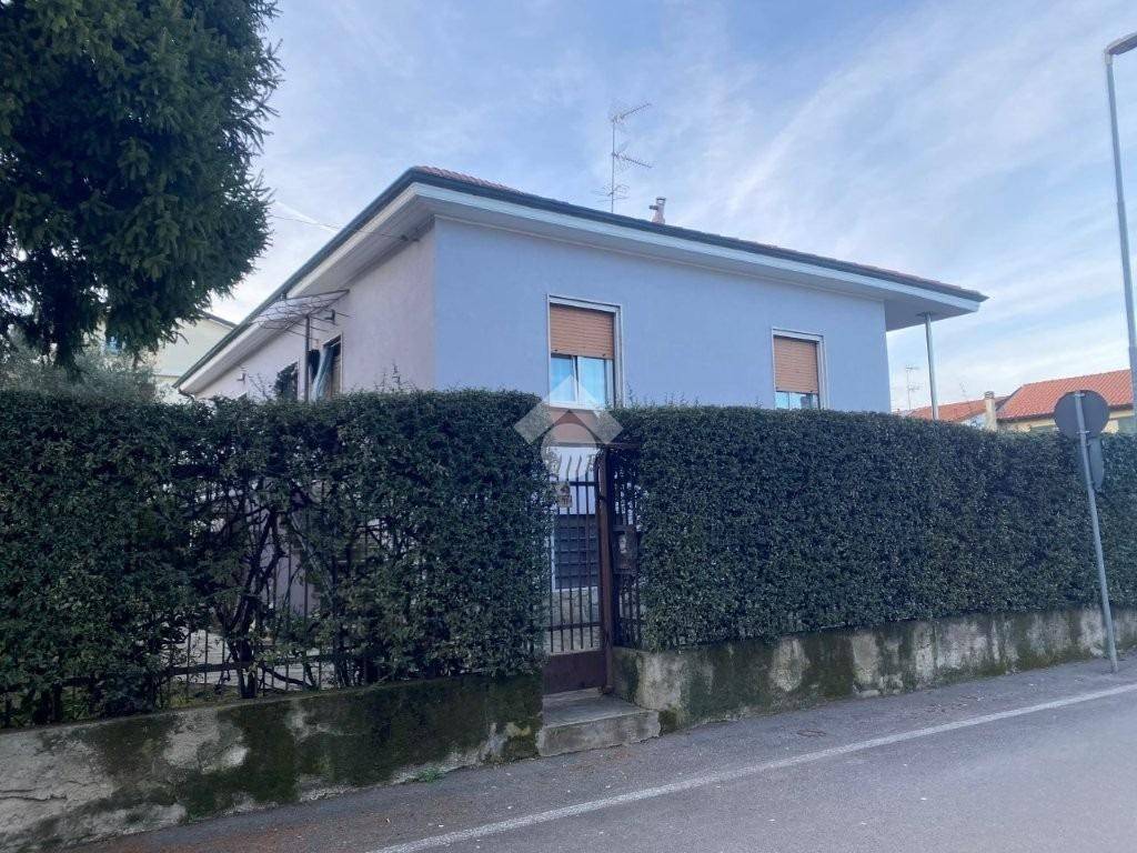 Villa a Parabiago in via puccini, 11 - Foto 2