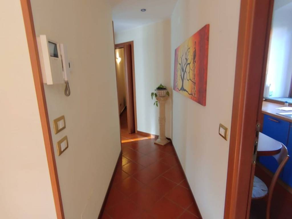 Appartamento a Gallarate in Via Edmondo De Amicis - Foto 5