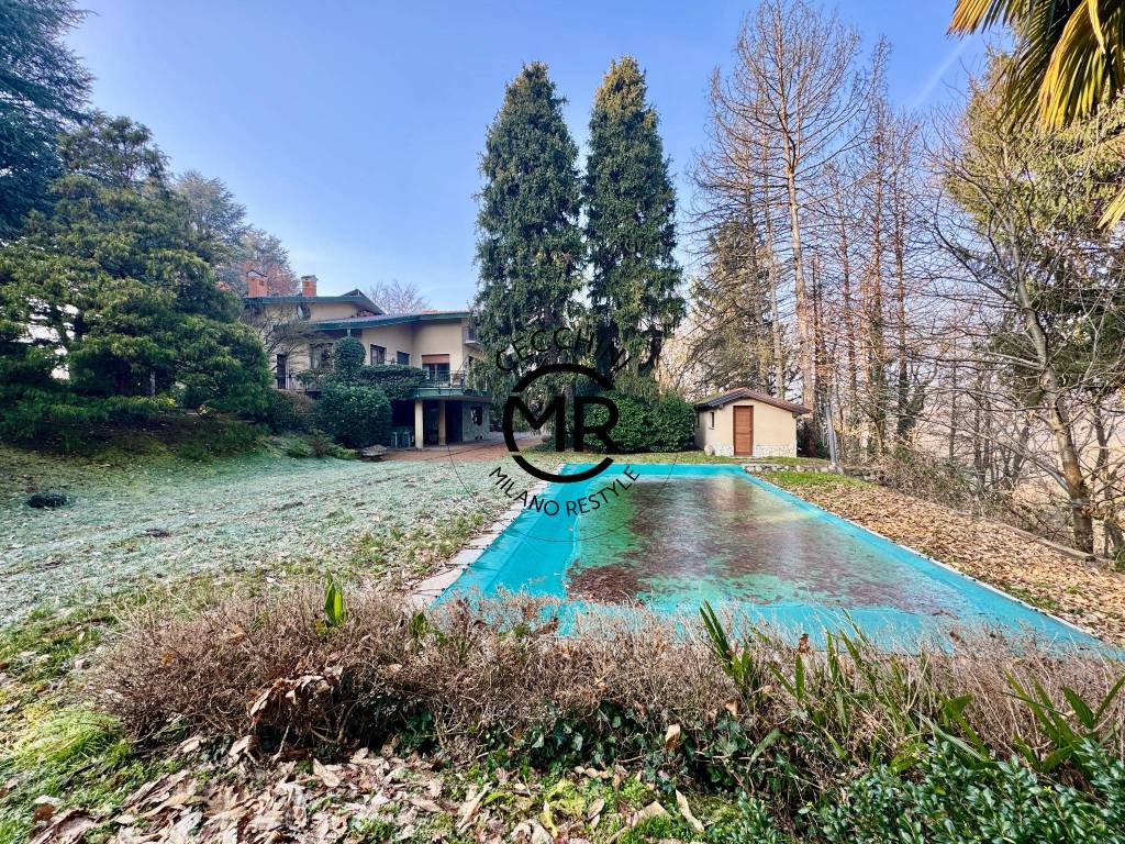 Villa a Carate brianza in Via Moncucco - Foto 2