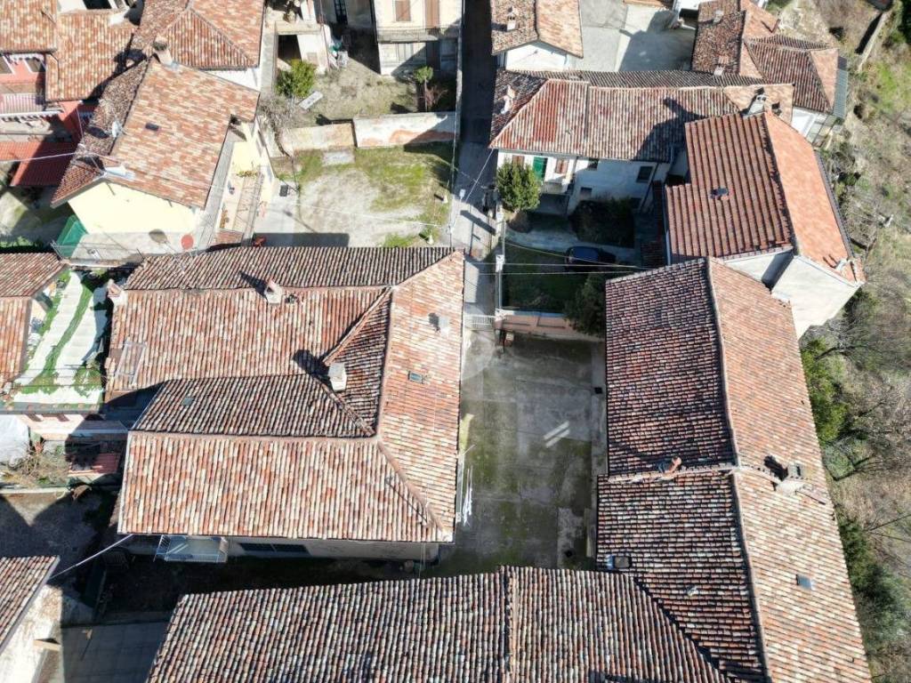 Casa indipendente a La morra in VIA VASSALLI, 17 - Foto 2