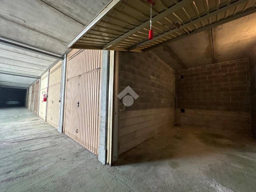 Box / garage a Finale ligure in Piazzetta Aldo Moro - Foto 4