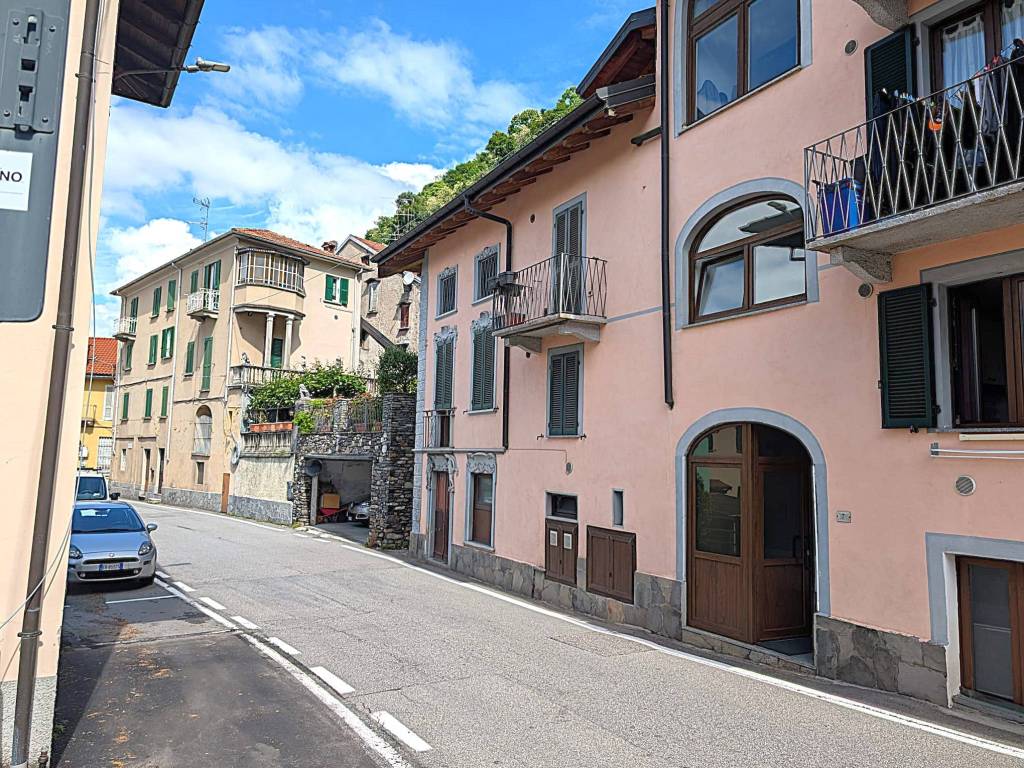 Appartamento a Maccagno con pino e veddasca in Via Francesco Baroggi, 7 - Foto 2