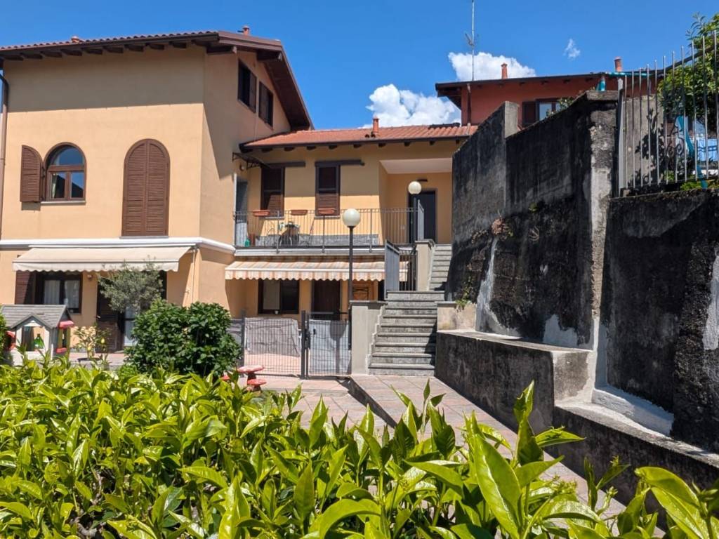 Appartamento a Germignaga in Via Armando Diaz, 16 - Foto 2