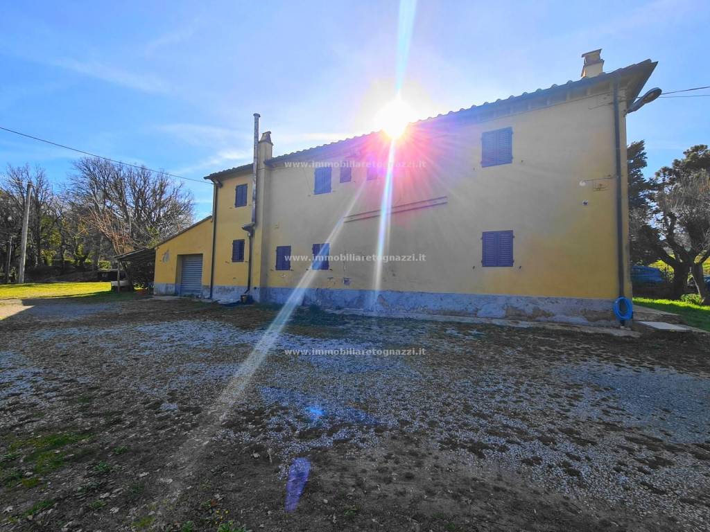 Rustico / casale a Gambassi terme in Zona campagna - Foto 2