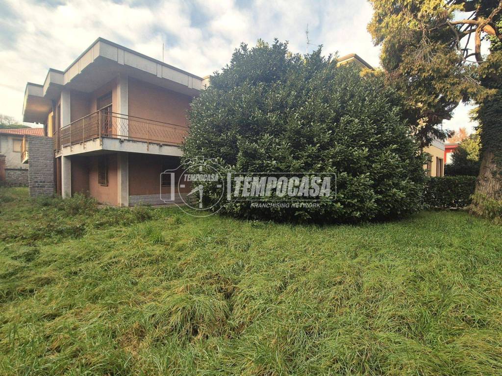 Villa a Cabiate in Via Ferdinando Anderloni 11 - Foto 2