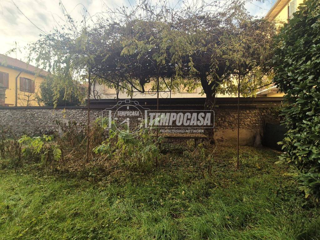 Villa a Cabiate in Via Ferdinando Anderloni 11 - Foto 4