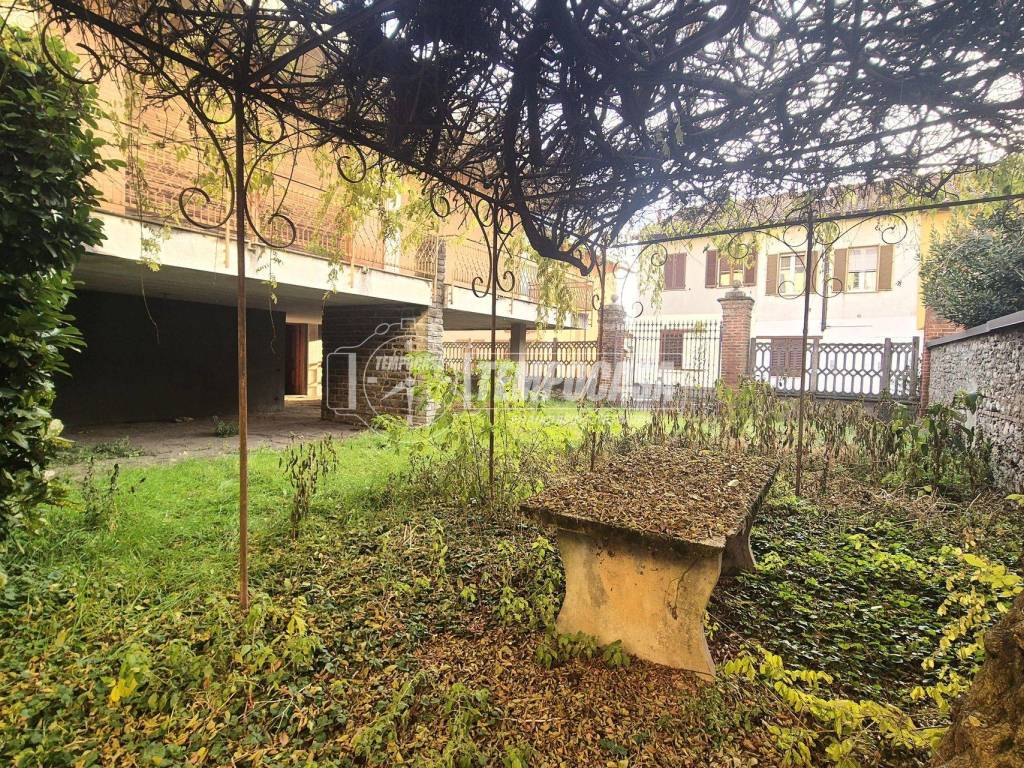 Villa a Cabiate in Via Ferdinando Anderloni 11 - Foto 5