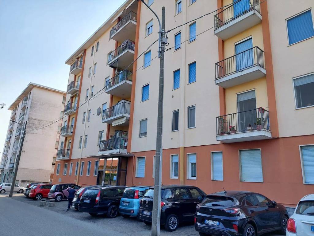 Appartamento a Cossato in Via Battisti - Foto 2