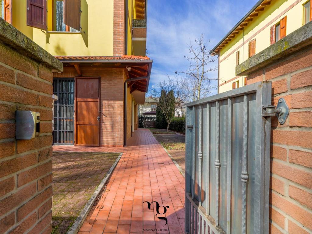 Appartamento a Castelfranco emilia in Via I Carracci, 67 - Foto 2