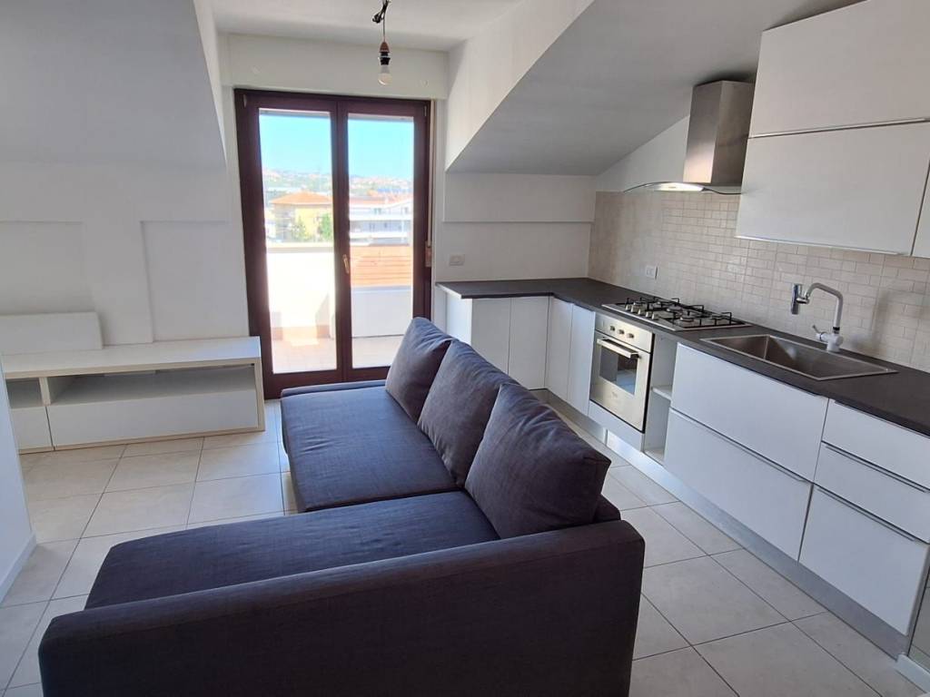 Attico / mansarda a Montesilvano in Via Giuseppe Massarenti - Foto 3