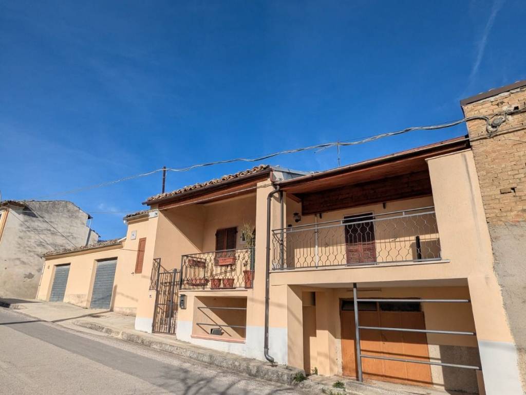 Casa indipendente a Castiglione a casauria in Via Guglielmo Marconi - Foto 4