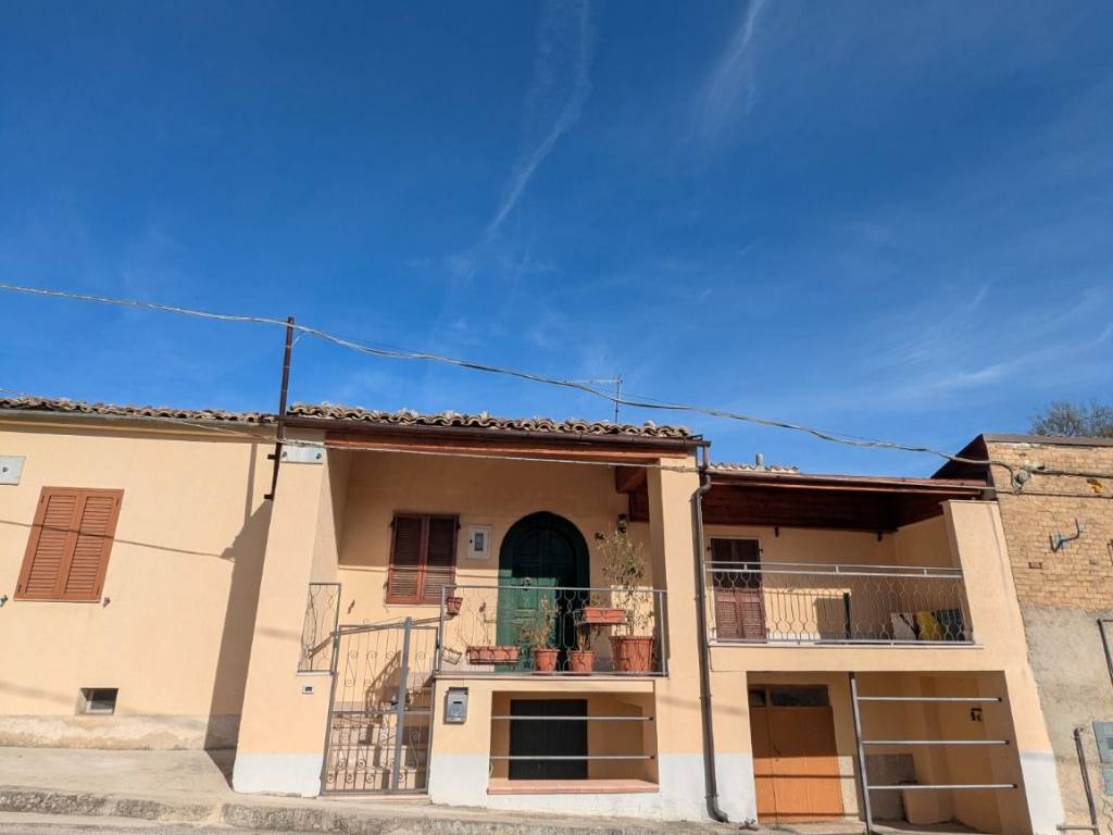 Casa indipendente a Castiglione a casauria in Via Guglielmo Marconi - Foto 5