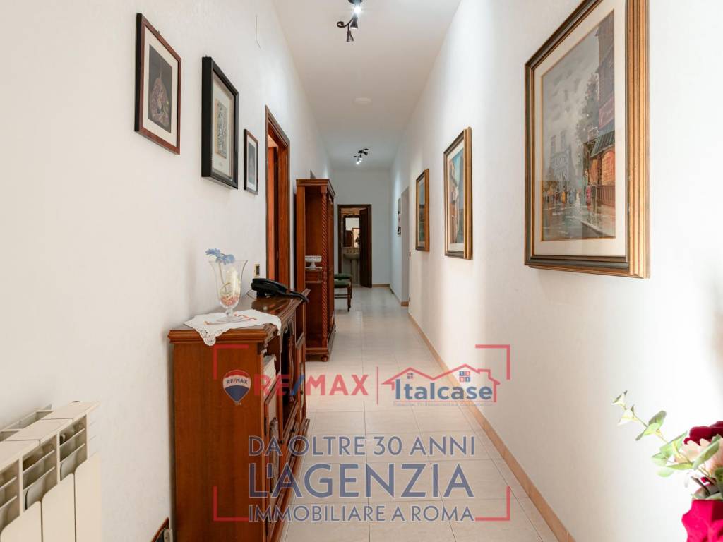 Appartamento a Roma in Via Sant'Igino Papa, 74 - Foto 4