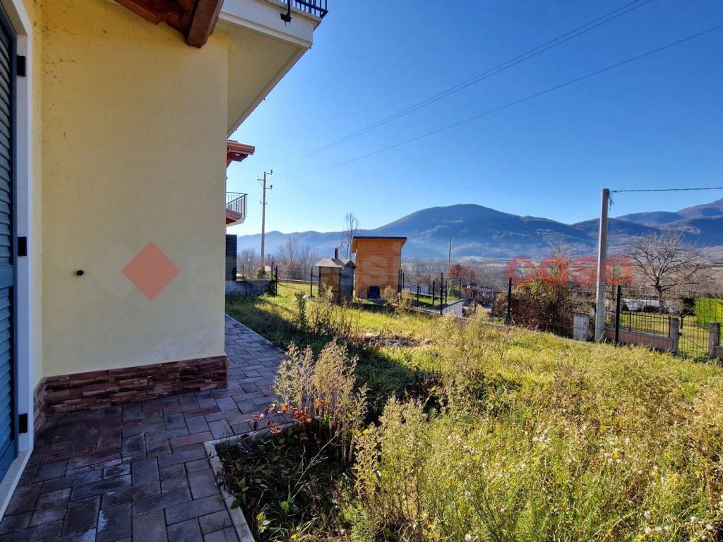 Villa a Pizzoli in Via Villa Perilli, SNC - Foto 2