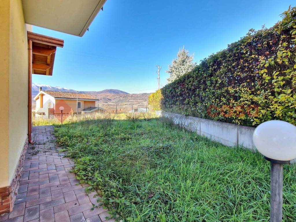 Villa a Pizzoli in Via Villa Perilli, SNC - Foto 3