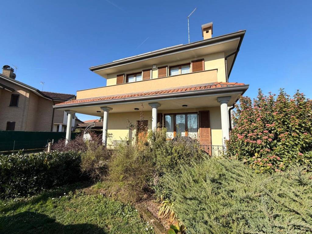 Villa a Cabiate in Via Antonio Gramsci, 40 - Foto 2