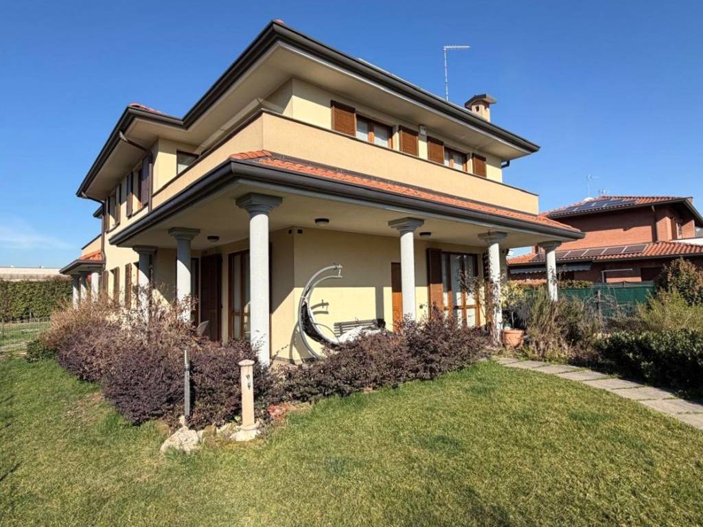 Villa a Cabiate in Via Antonio Gramsci, 40 - Foto 3