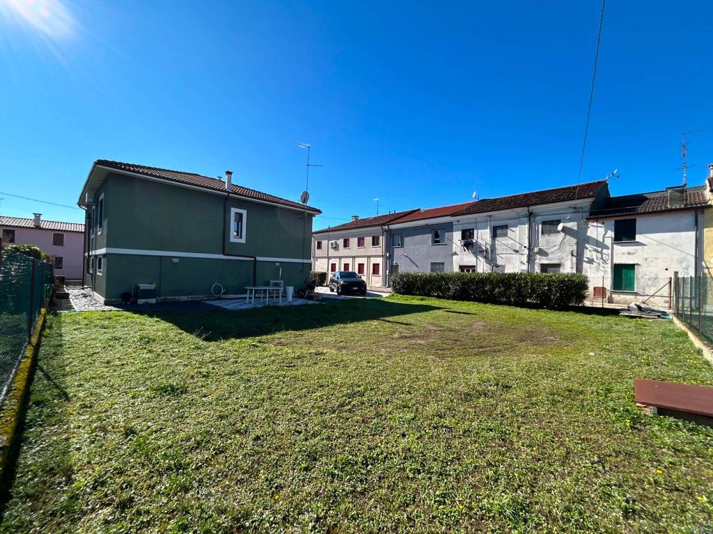 Villa a Lonigo in Via Madonna, 20 - Foto 4