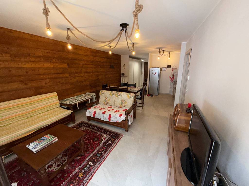 Appartamento a Bardonecchia in Via Luigi Einaudi, 29 - Foto 3