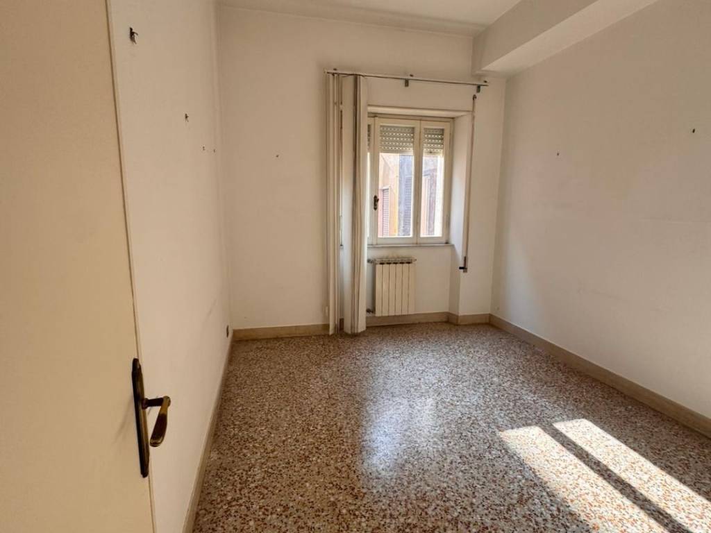 Appartamento a Nettuno in Piazza del Mercato - Foto 3