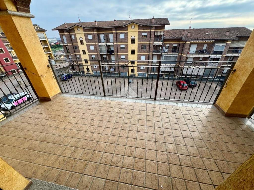 Appartamento a Leinì in Via Giorgio Perlasca, 6 - Foto 4