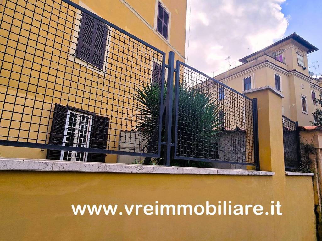 Box / garage a Roma in Piazza Fonteiana, 5 - Foto 2