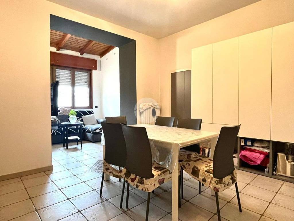 Appartamento a Carate brianza in Via Piave, 40 - Foto 2