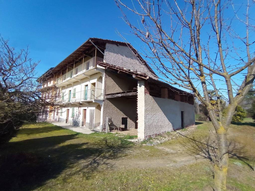 Rustico / casale a Oleggio in Via Sonzini Moioli - Foto 4