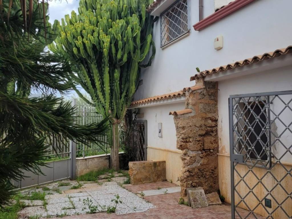 Villa a Palermo in Via Jacopo da Lentini, 18 - Foto 2