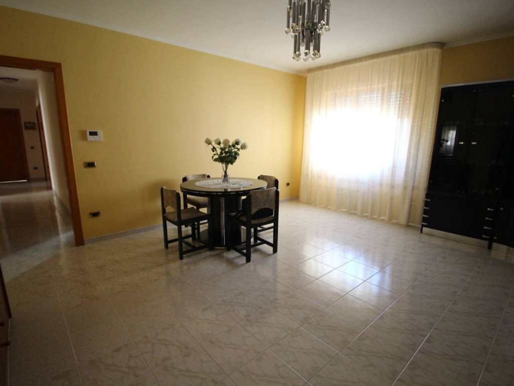 Appartamento a Manduria in Via Roma , 102 - Foto 2