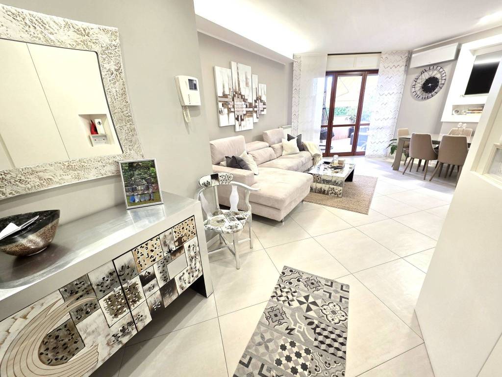 Appartamento a Legnano in Via Ariberto d'Intimiano - Foto 2