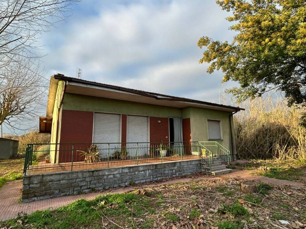 Villa a Pietrasanta in Via Sparta - Foto 2