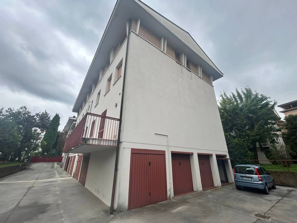 Palazzo / stabile a Treviso in Viale Monfenera, 22 - Foto 3
