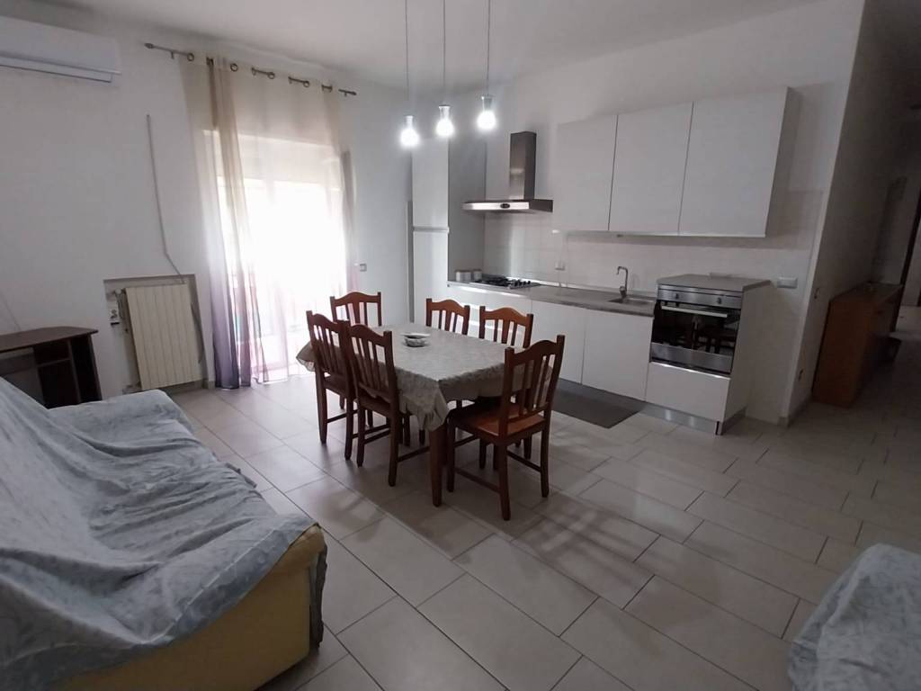 Appartamento a Terracina in Via Edmondo De Amicis - Foto 4