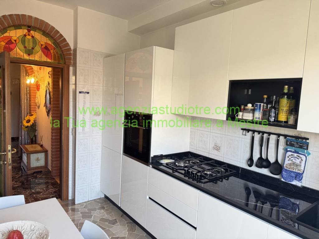 Appartamento a Venezia in Via Giovanni Gerlin 10 - Foto 2