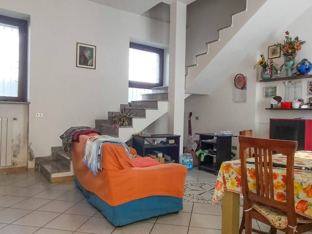 Casa indipendente a Gallarate in Via Vittorio Arconti, 34 - Foto 2