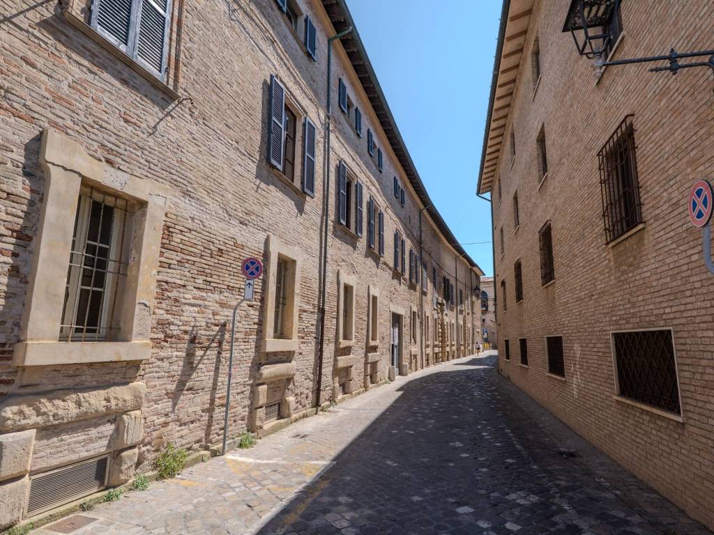 Palazzo / stabile a Fano in Via Castruccio Castracane - Foto 3