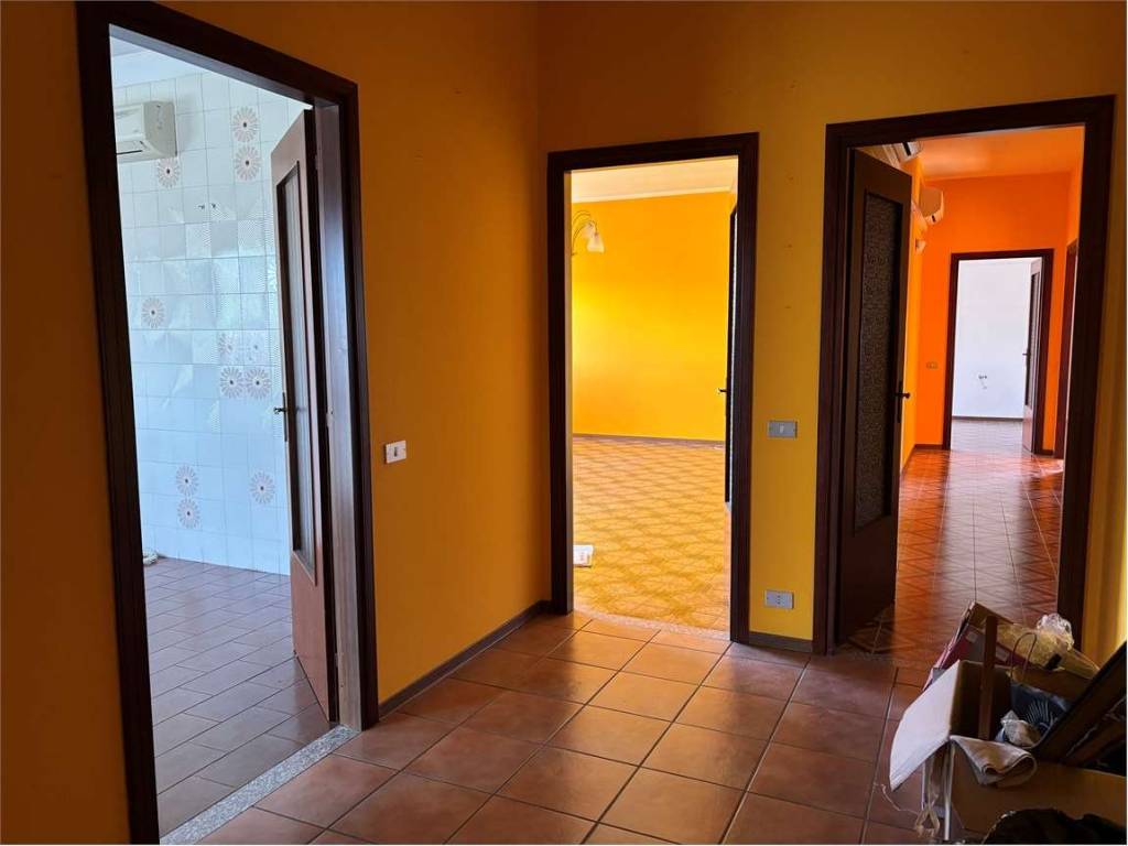 Appartamento a Oleggio in Via Momo, 4 - Foto 3