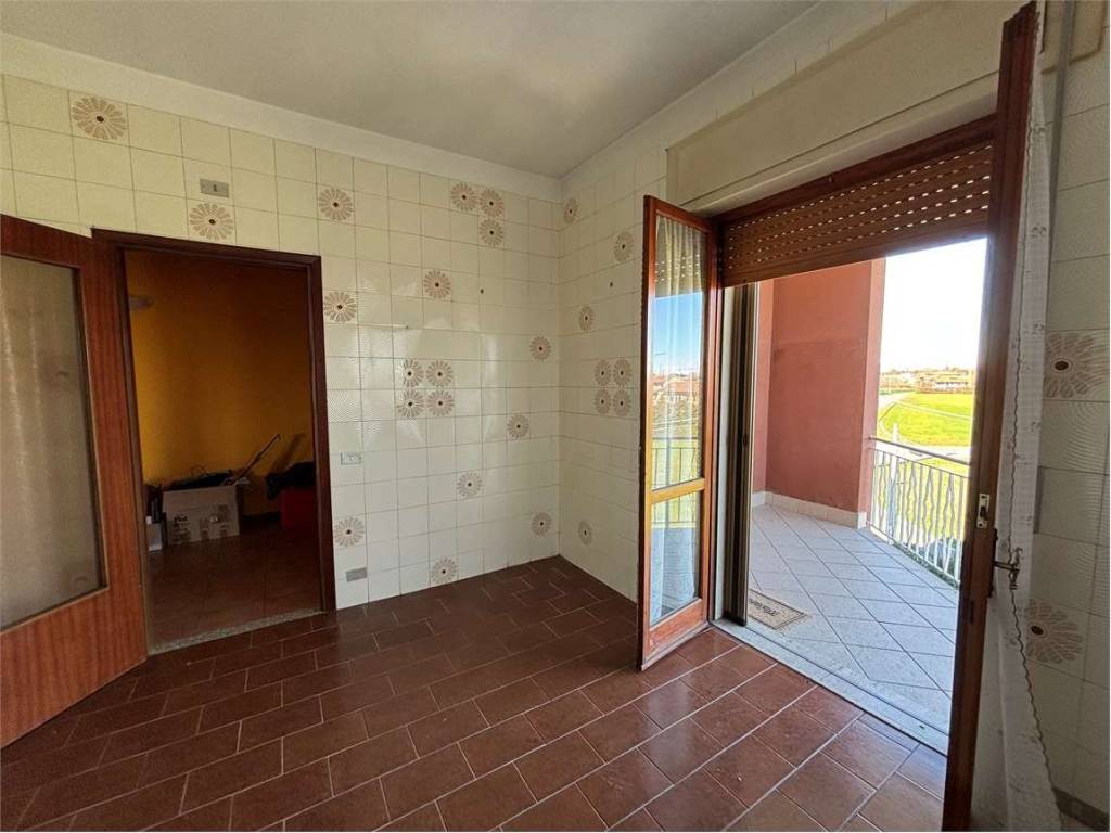 Appartamento a Oleggio in Via Momo, 4 - Foto 4