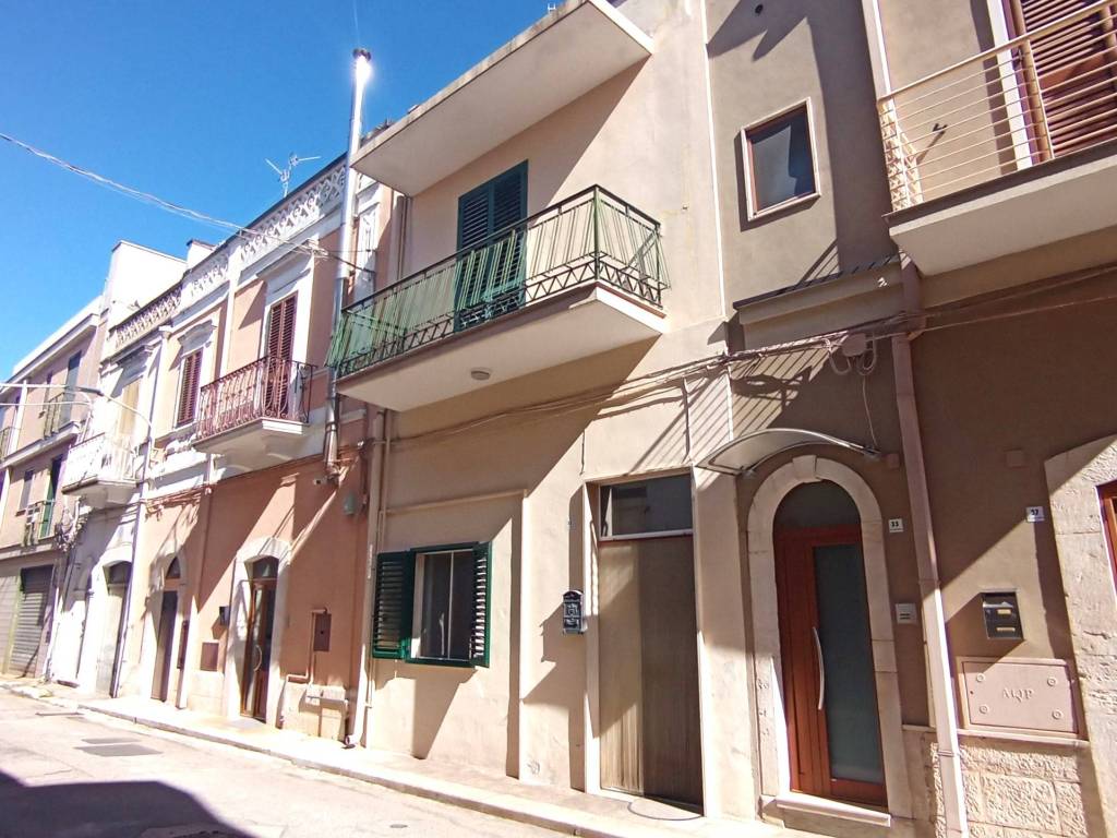 Casa indipendente a Acquaviva delle fonti in Via Francesco Aulenta, 33 - Foto 2