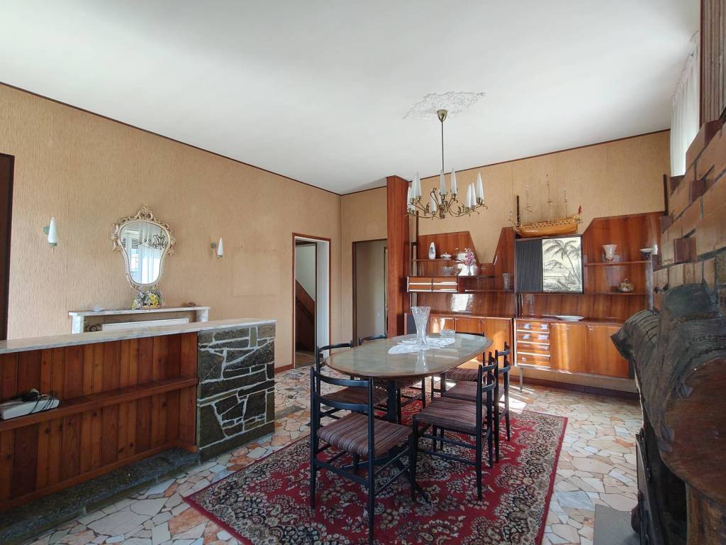 Villa a Gallarate in Via Generale Giuseppe Perotti, 10 - Foto 3