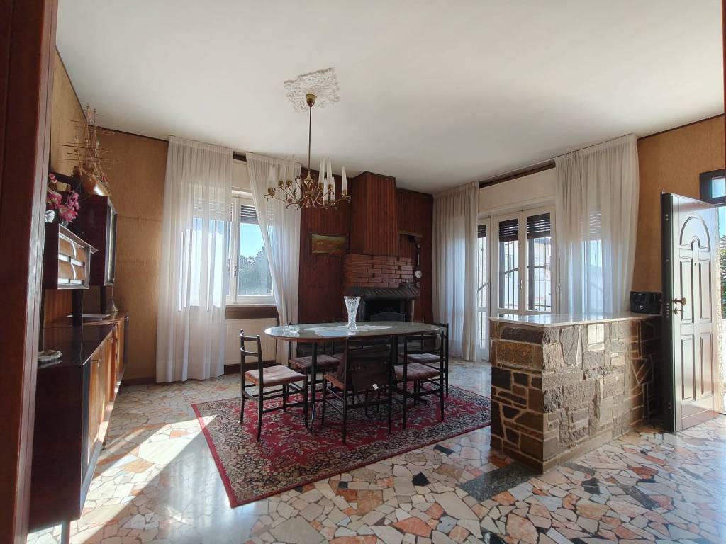 Villa a Gallarate in Via Generale Giuseppe Perotti, 10 - Foto 4