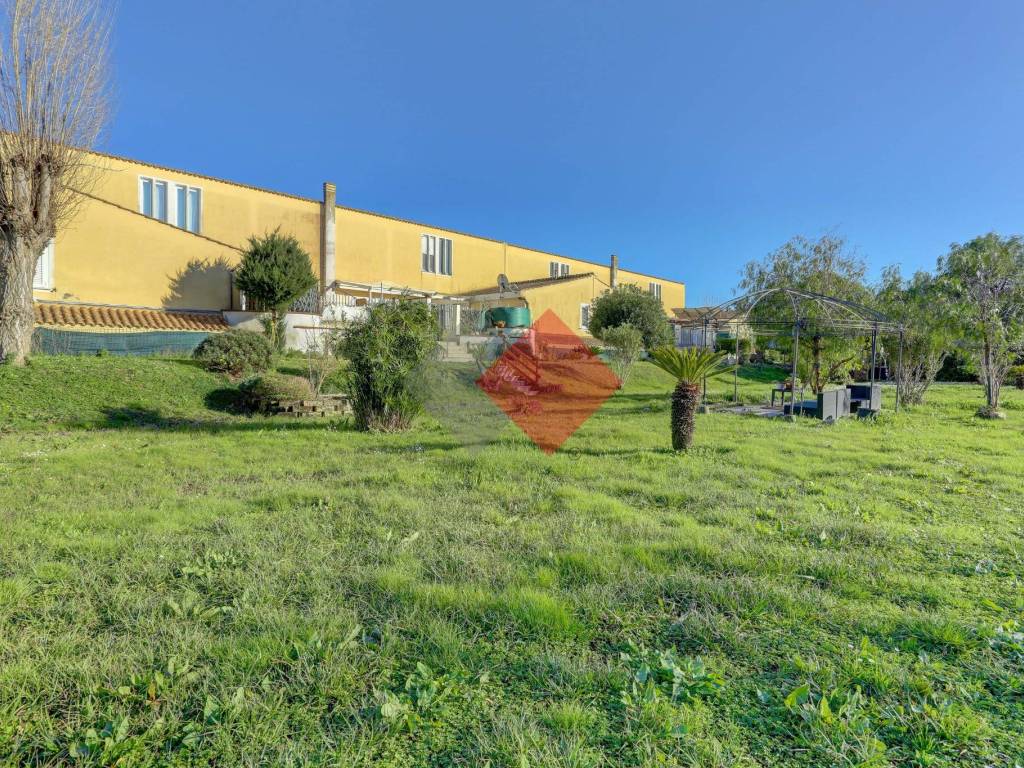 Appartamento a Latina in Strada Santo Stefano - Foto 2