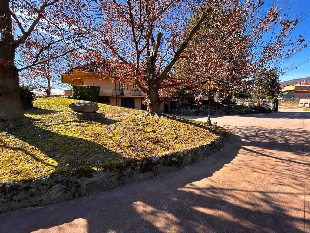 Villa a Longone al segrino in Via Fontanella - Foto 4