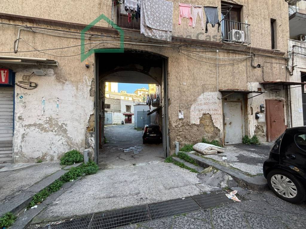 Immobile a Napoli in VIA PASQUALE BAFFI, 2 - Foto 3