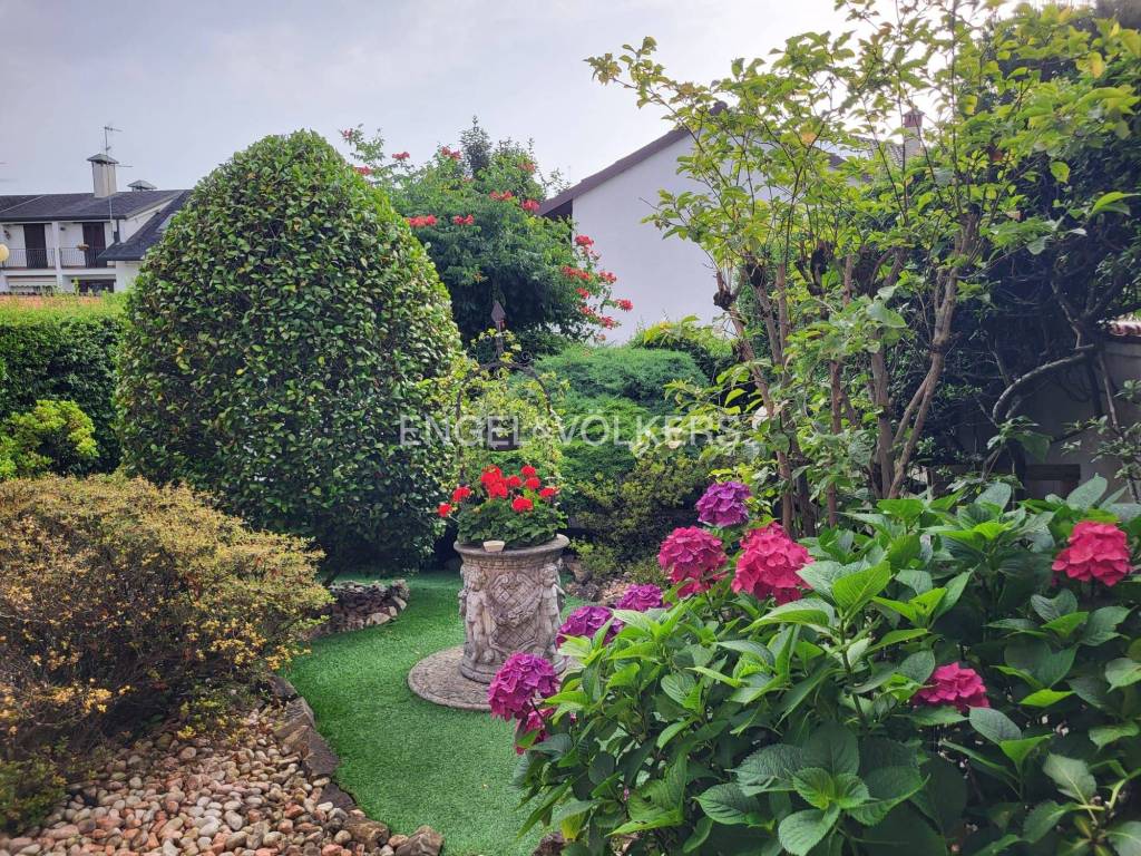 Villa a Parabiago in Via Enrico Butti, 20 - Foto 3