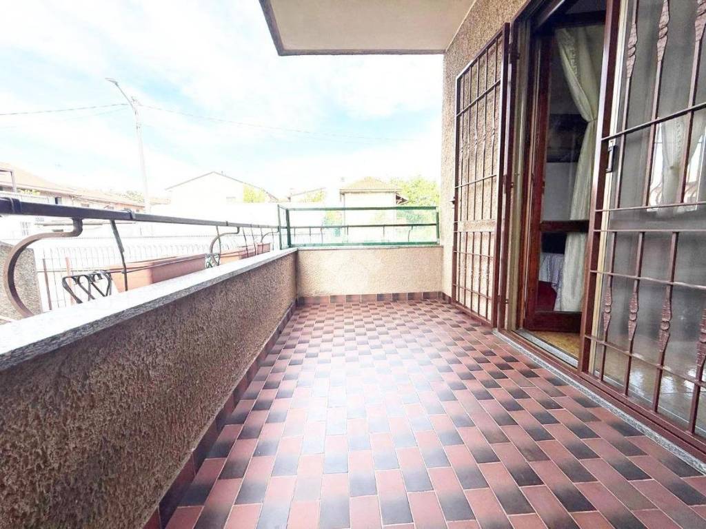 Appartamento a Gerenzano in Via Alfieri Vittorio, 3 - Foto 2