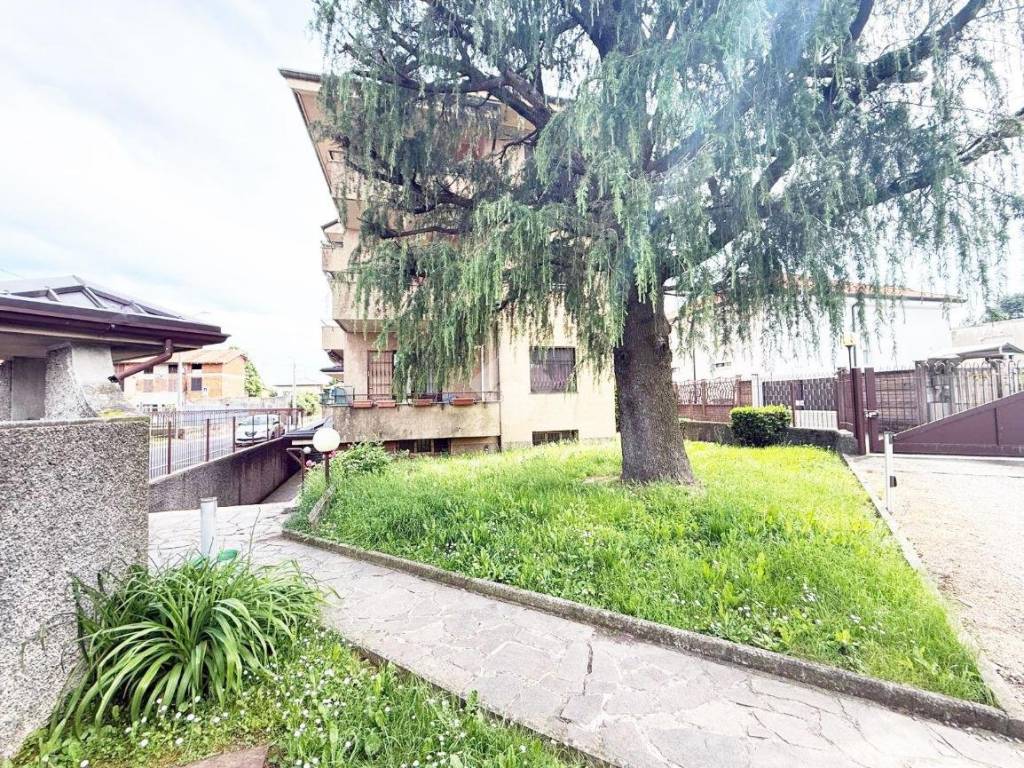 Appartamento a Gerenzano in Via Alfieri Vittorio, 3 - Foto 3