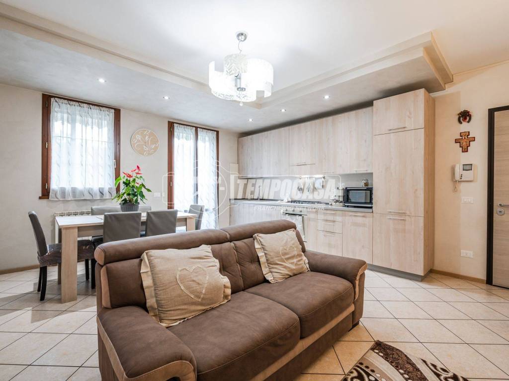 Appartamento a Casalgrande in Via Livatino Rosario 4 - Foto 4