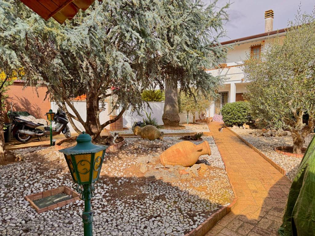 Villa a Sabaudia in Via Marco Polo, 3 - Foto 4